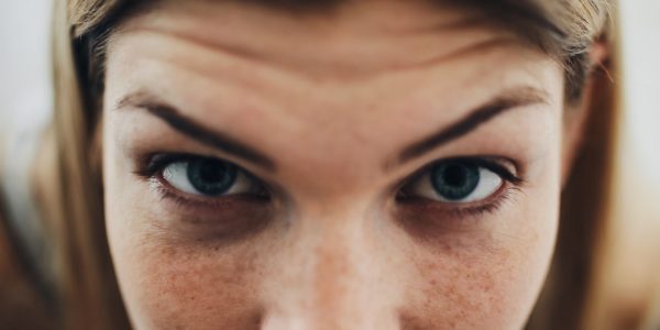 portrait-blue-eye-girl-face-eyes_t20_1JQ9n1-1